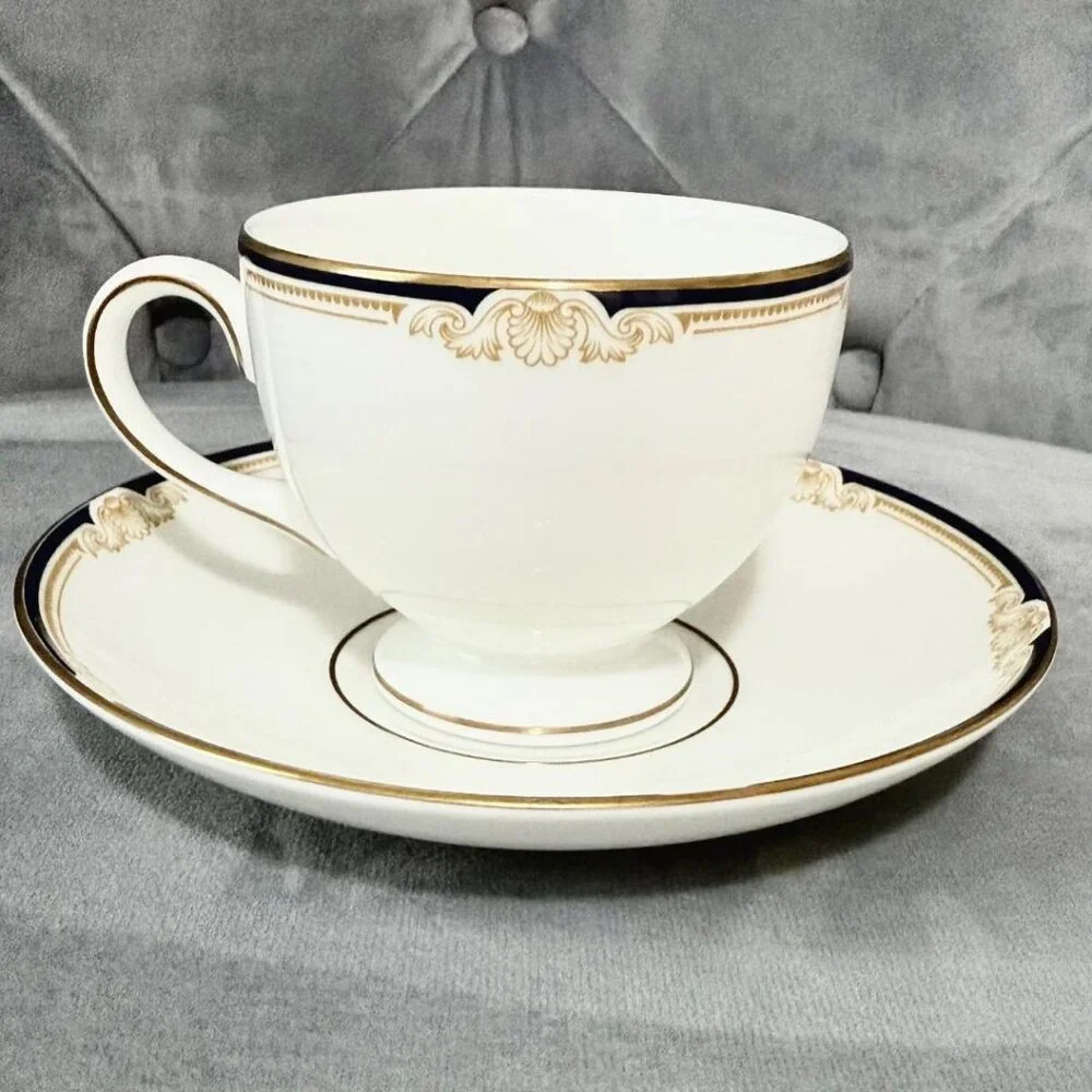WEDGWOOD CAVENDISH pattern R4680 Cup and Saucer set Made in England Vintage - Picture 3 of 8